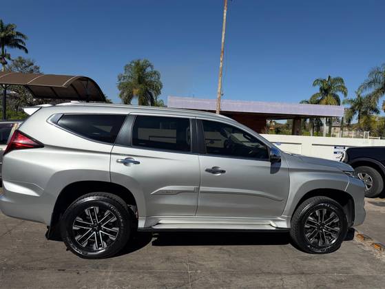 MITSUBISHI PAJERO SPORT 2.4 16V MIVEC TURBO DIESEL HPE AWD AUTOMÁTICO
